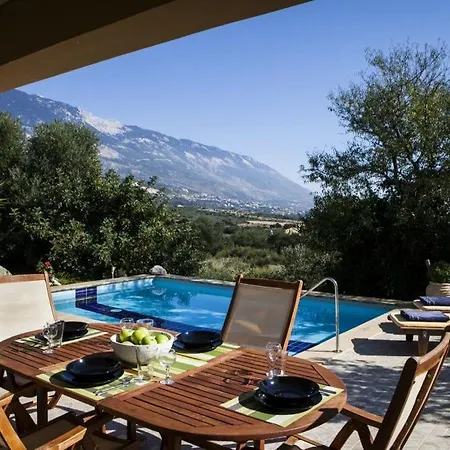 Sleeps 4 Karavádosz