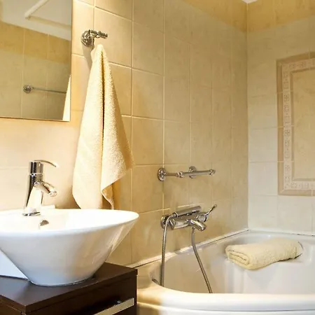 Sleeps 4 فيلة Karavádhos